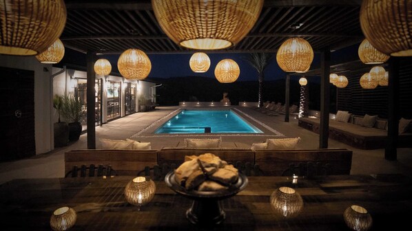 House (6 Bedrooms) | Interior