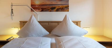 3 bedrooms, iron/ironing board, travel cot, free WiFi