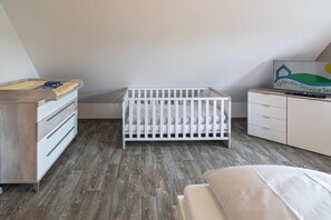 3 Schlafzimmer, Bügeleisen/Bügelbrett, Reisekinderbett, kostenloses WLAN