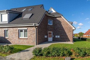 Exterior - Holiday apartment Nordlicht-Greetsiel (Greetsiel)