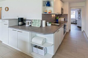 Køleskab, ovn, kogeplade, opvaskemaskine