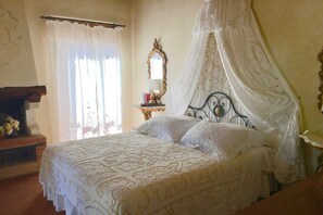 4 Schlafzimmer, Schreibtisch, Bügeleisen/Bügelbrett, kostenloses WLAN
