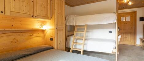 1 bedroom, travel crib, free WiFi