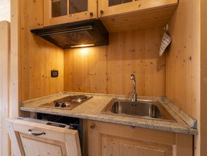 Microwave, dishwasher - Cosy apartment for 4 people with hot tub, WIFI, TV, terrace, pets allowed and panoramic view (Madesimo)