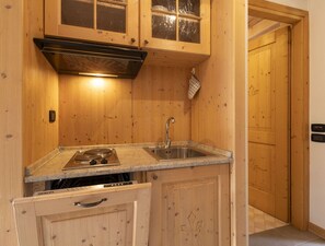 Microwave, dishwasher