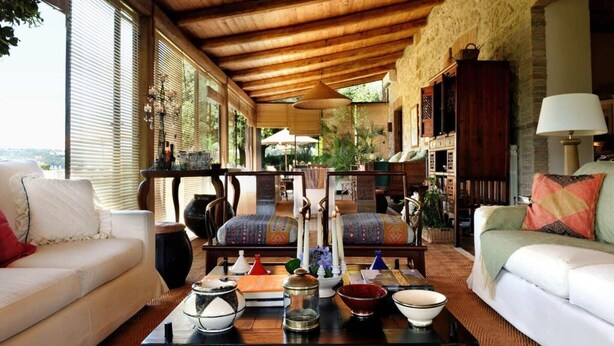 Smart TV, fireplace, offices