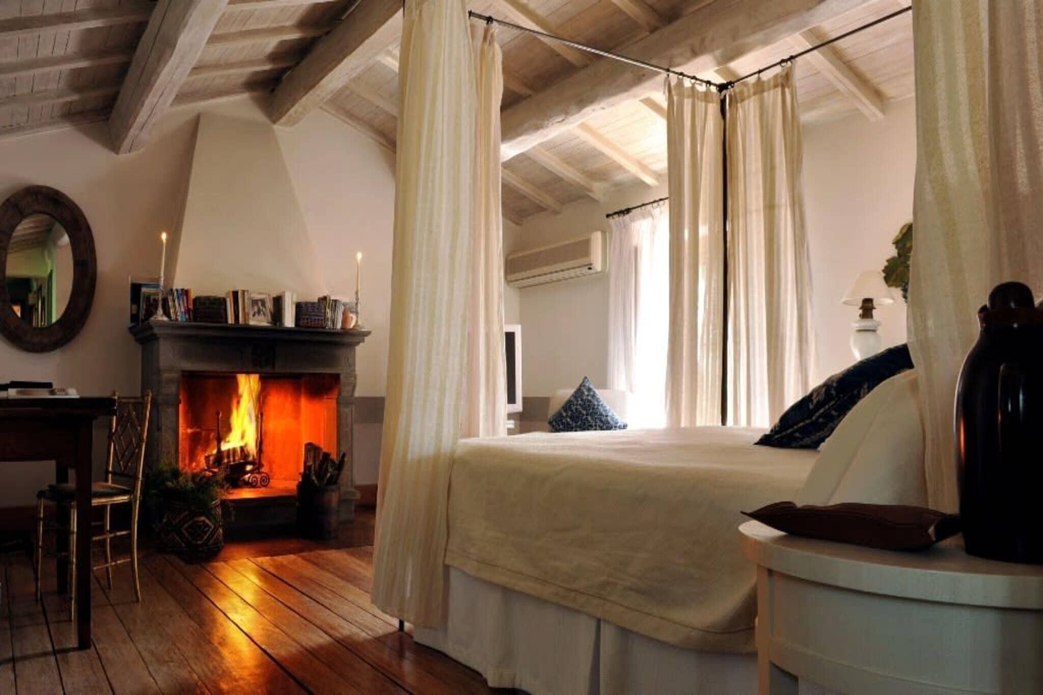 8 Schlafzimmer, Schreibtisch, Bügeleisen/Bügelbrett, Reisekinderbett