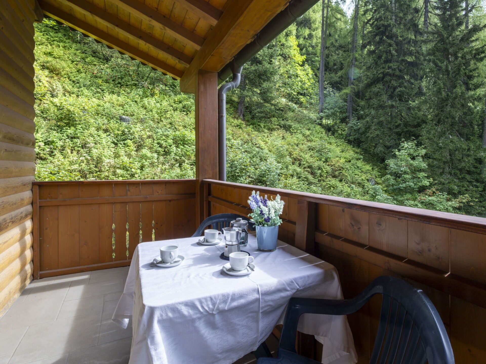 Holz, Hartholz, Schatten, Holzbeize, Veranda, Eco Hotel, Stuhl, Balkon, Blockhaus