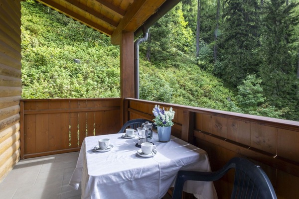 Holz, Hartholz, Schatten, Holzbeize, Veranda, Eco Hotel, Stuhl, Balkon, Blockhaus