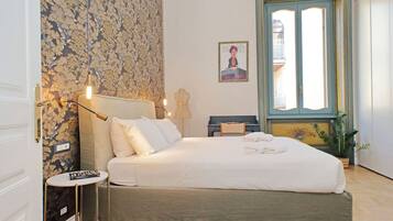 4 camere, una scrivania, ferro/asse da stiro, culla da viaggio