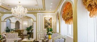 Sunday Mangrove RAK – Luxus-Suite mit Kingsize-Bet