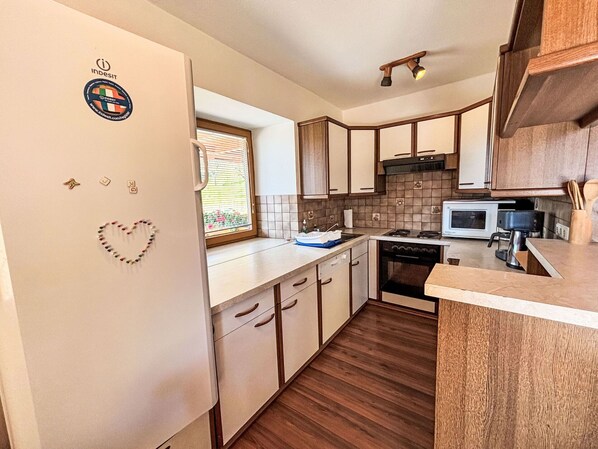 فرن، غسالة أطب�اق