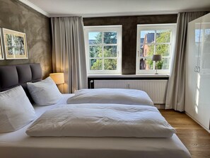 2 bedrooms, in-room safe, iron/ironing board, WiFi