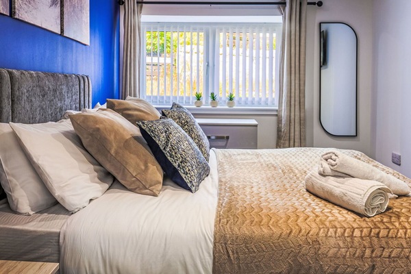 Bett, Bedding, Möbel, Schlafzimmer, Interior Design, Bettdecke, Linens, Zimmer, Dekokissen, Kissen