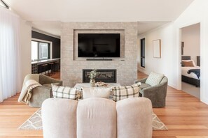 5 室のベッドルーム、WiFi (無料)、ベッドシーツ、車椅子でアクセスできる設備