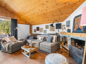 TV, fireplace - Cosy apartment for 4 people with WIFI, TV and balcony (Vermala)