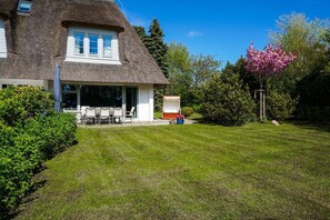 Exterior - Kliiriwai 11 - Holiday home Kliiriwai 11: Comfortable retreat on Sylt with (Sylt, OT Keitum)