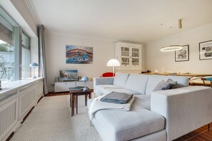 TV, table tennis, stereo - Kliiriwai 11 - Holiday home Kliiriwai 11: Comfortable retreat on Sylt with (Sylt, OT Keitum)