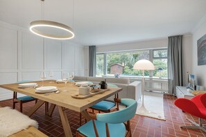 Dining - Kliiriwai 11 - Holiday home Kliiriwai 11: Comfortable retreat on Sylt with (Sylt, OT Keitum)