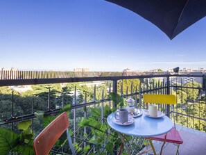 Outdoor dining - Lovely apartment for 2 guests with WIFI, A/C, TV, balcony and pets allowed (Milan)