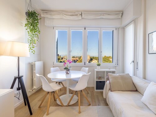 Nice apartment for 2 people with WIFI, A/C, TV, balcony and pets allowed