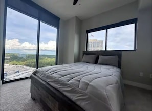Ferros/tábuas de passar roupa, Wi-Fi, roupa de cama