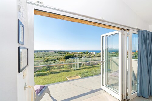 Apartment La Vista - 4 persons, sea view, pool, private parking