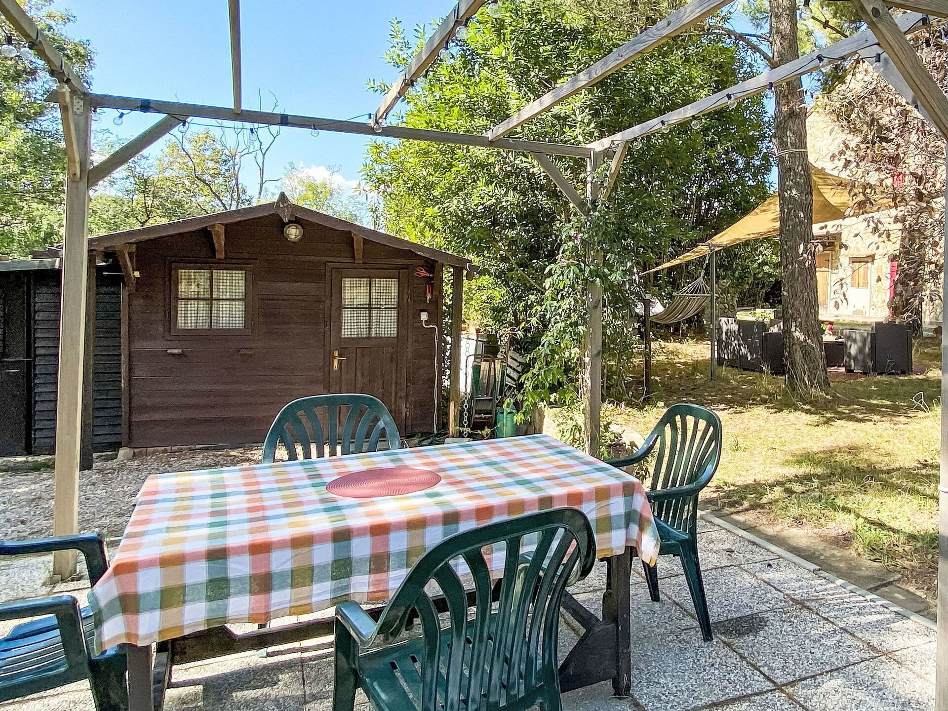 屋外ダイニングエリア