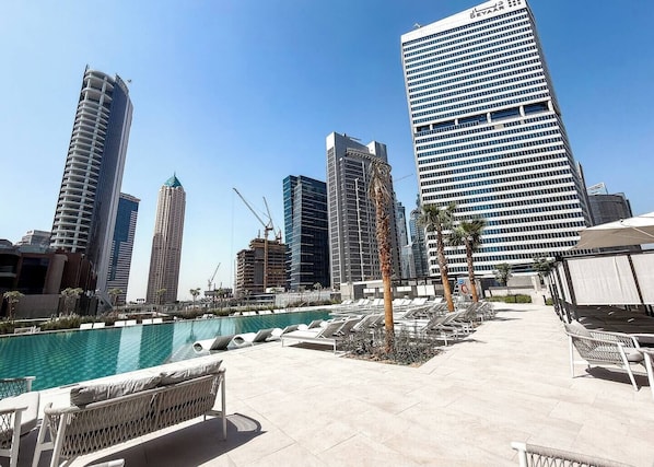 Açık yüzme havuzu 