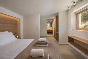 3 chambres, fer et planche à repasser, lit parapluie, accès Internet