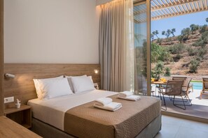 3 bedrooms, iron/ironing board, travel cot, Internet - La Divina Villa (Zoe) (Chania)