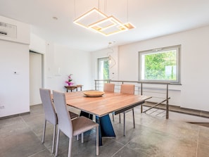 Dining - Beautiful private villa for 8 people with A/C, WIFI, hot tub, TV, terrace and panoramic view (Camerano)
