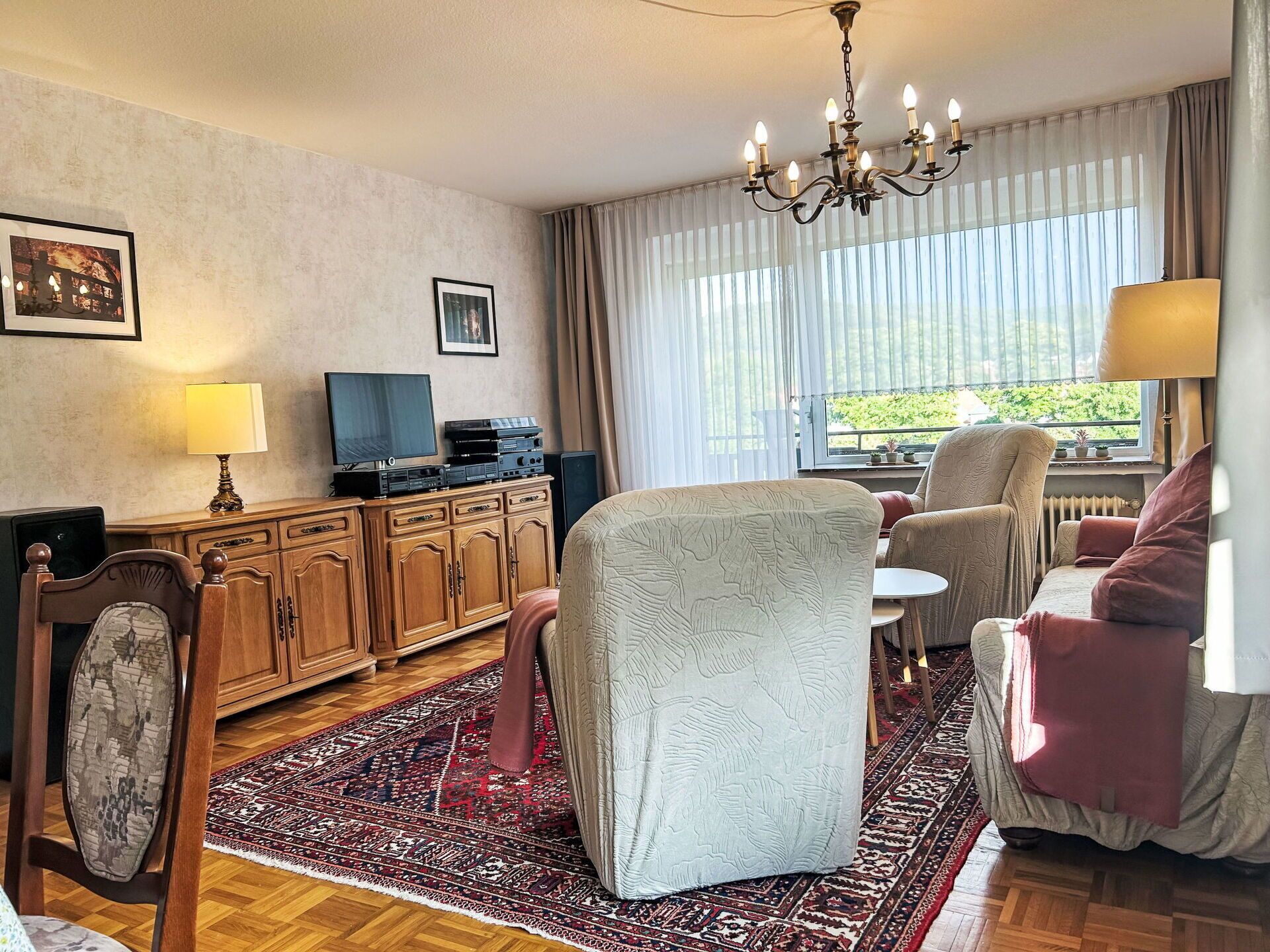 Meubles, Design Intérieur, Sol, Sol, Bois, Pièce, Plafond, Canapé, Salon, Éclairage