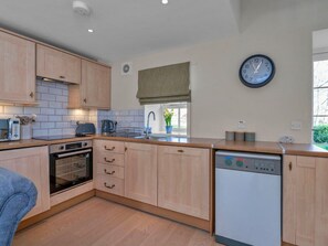 ميكروويف، فرن، غسالة أطباق، محمصة خبز