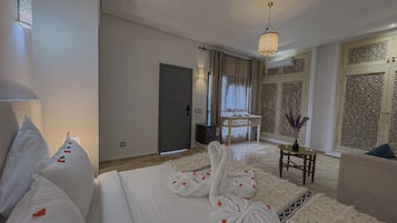 Superior Double Room, Patio, Courtyard View | Minibar, free WiFi, bed sheets