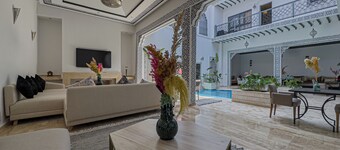 Riad Shiny Moon