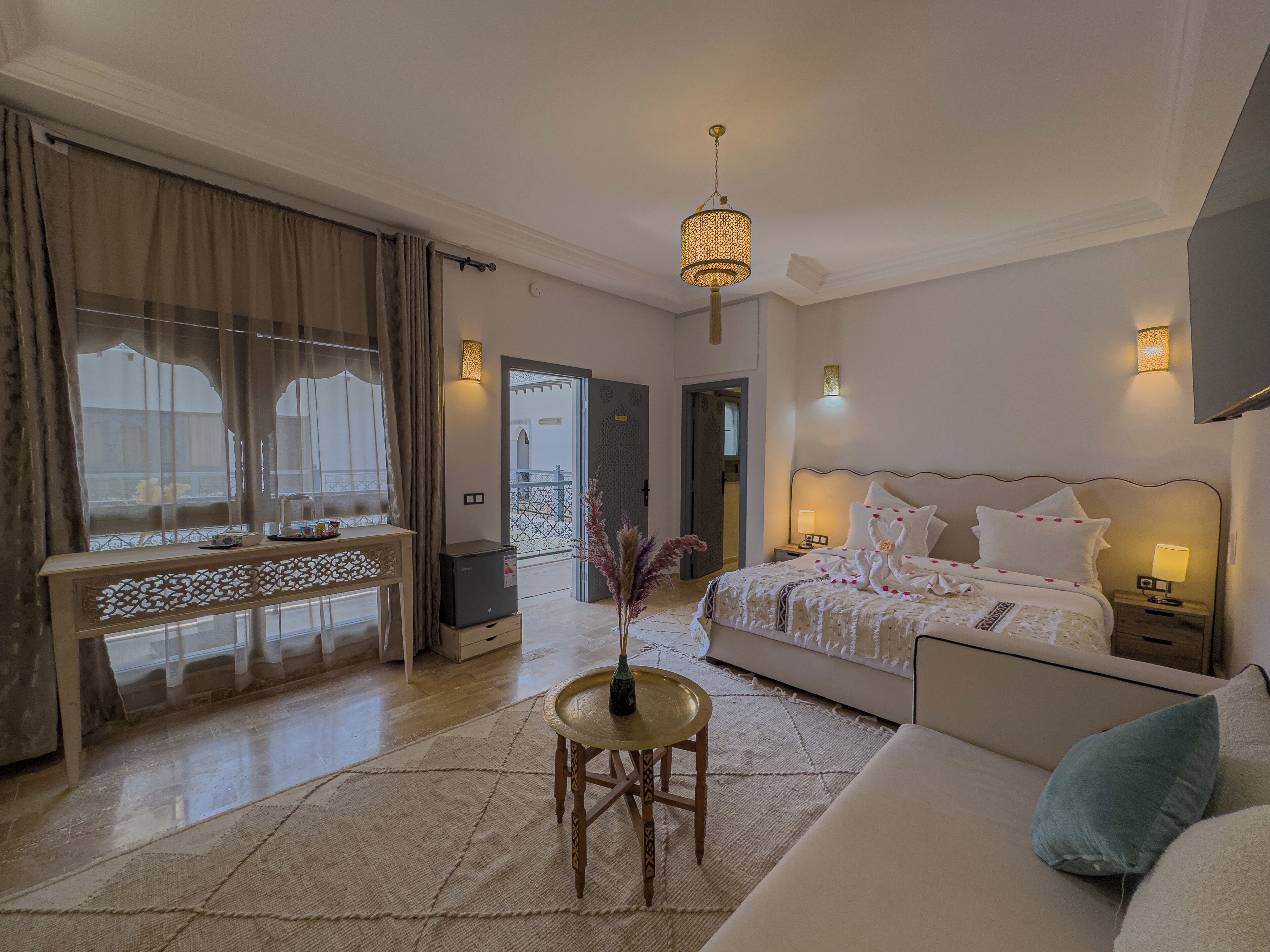 Habitación doble Deluxe, patio, vista al patio | Wifi gratis 