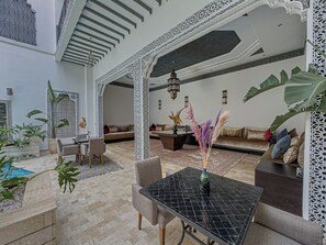 Interior detail - Riad Tonaroz Gold (Marrakech)