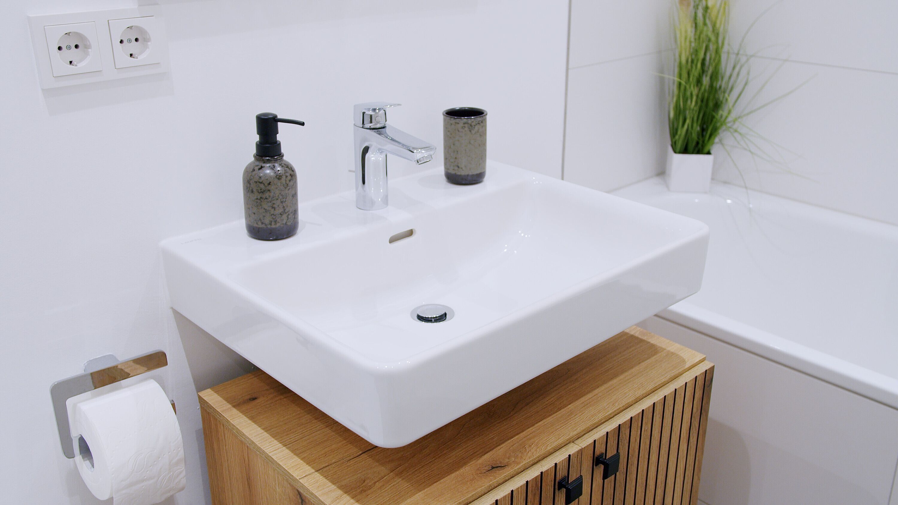 淋浴设施、吹风机、毛巾