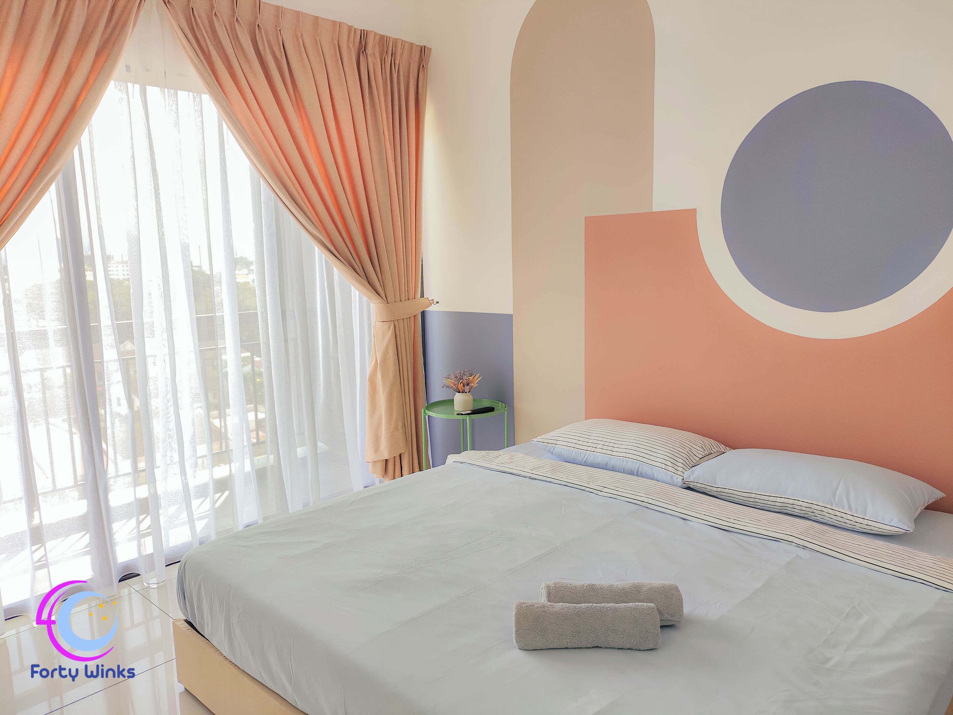 Estudi estàndard, balcó, vistes a la ciutat | Planxa i posts de planxar i wifi gratuïta 