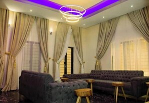 TV - 6BDR Duplex in GRA Near Shoprite & Malls (Enugu)