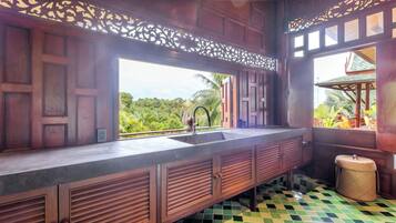 Villa | Bathroom