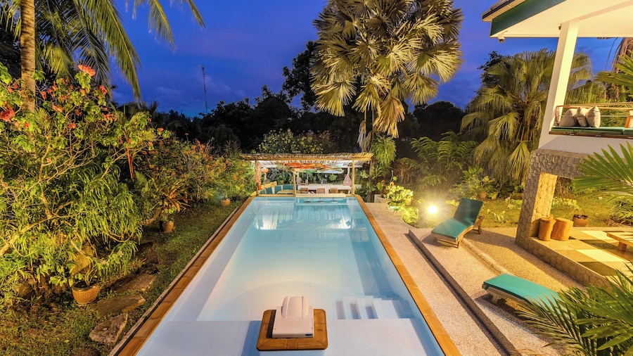 6BR Villa Huge Pool & Mountain View V89