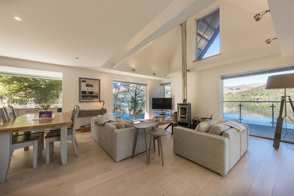 TV, DVD player, books, stereo