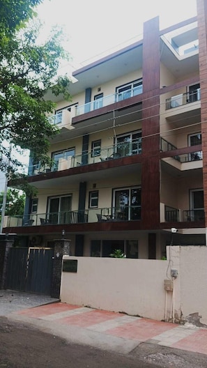 Fachada da propriedade