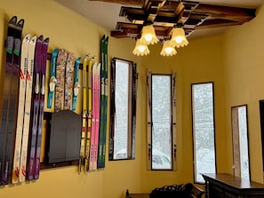 المنشأة من الداخل