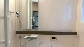 Apartment | Bathroom