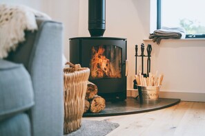 Interior - 5* Organic Farmstay. Guided nature walks. Close to award winning beaches. (Braunton)