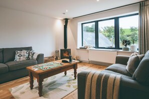 Smart TV, fireplace, table football, ping pong