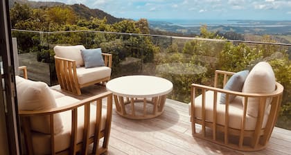 Matakana View- Treetop retreat in Matakana